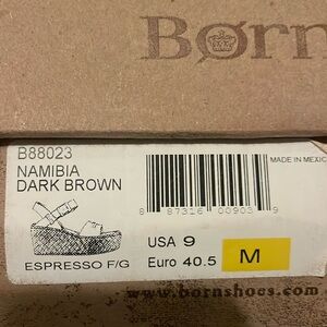 Born sandle
nambia dark brown
Size 9